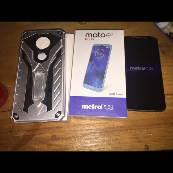 I’m selling an unlocked phone for my mom - Picture 4 of 6